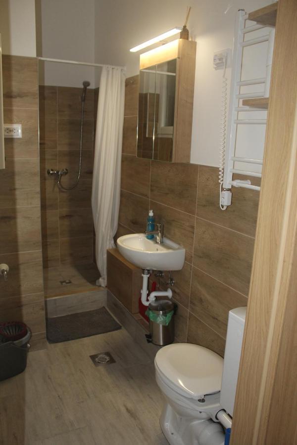 Downtown Studio Apartman Pecs Luaran gambar