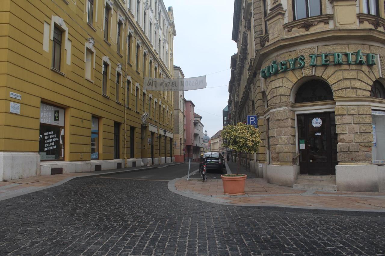 Downtown Studio Apartman Pecs Luaran gambar